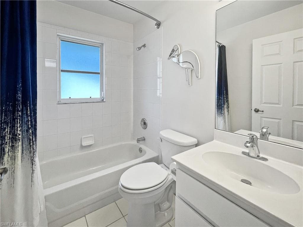 1004 SW 48th TER 203-8