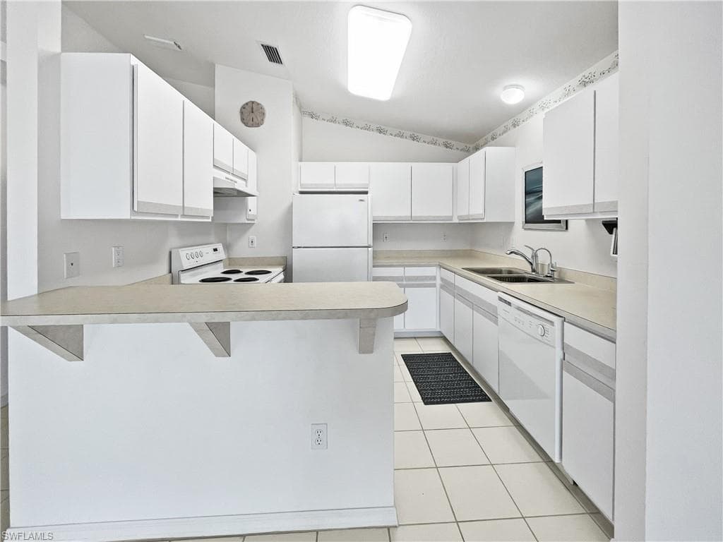 1004 SW 48th TER 203-3