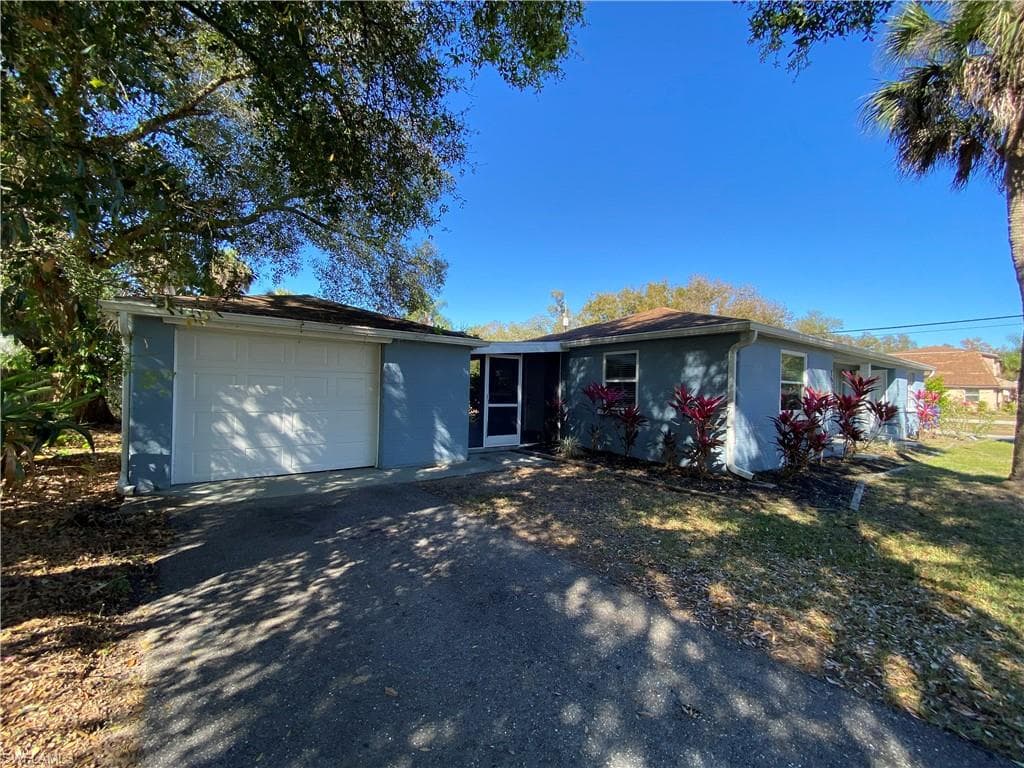 1539 Piney RD, NORTH FORT MYERS FL 33903-2