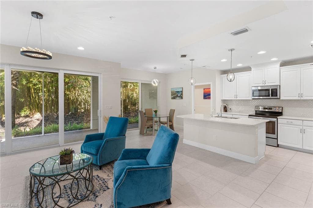 2343 Sheen LN # 401, NAPLES FL 34120-5