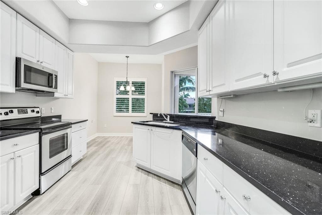 6031 Jonathans Bay CIR # 302, FORT MYERS FL 33908-8