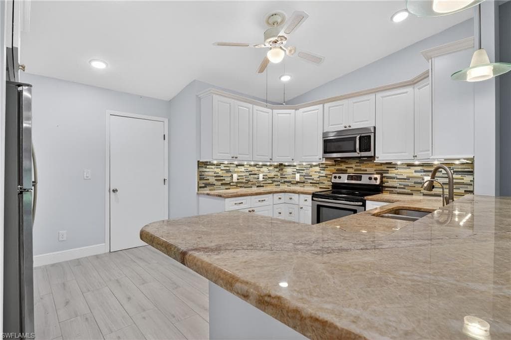 5365 Governors DR, FORT MYERS FL 33907-5