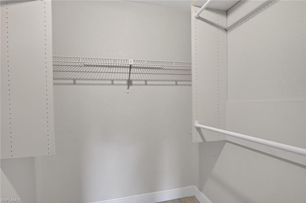 5365 Governors DR, FORT MYERS FL 33907-16