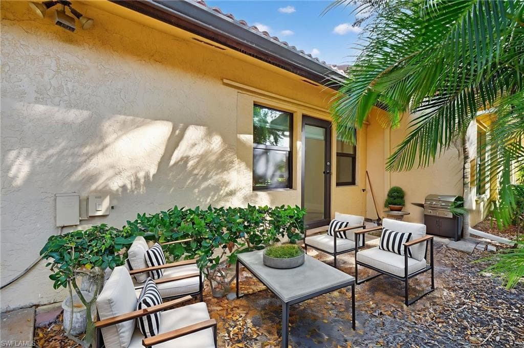 5365 Governors DR, FORT MYERS FL 33907-21