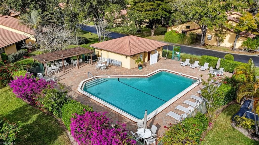 5365 Governors DR, FORT MYERS FL 33907-30