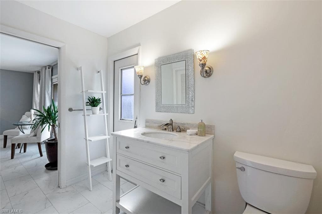 1030 Aqua LN-16