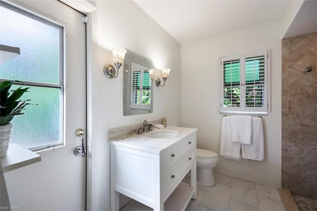 1030 Aqua LN-15