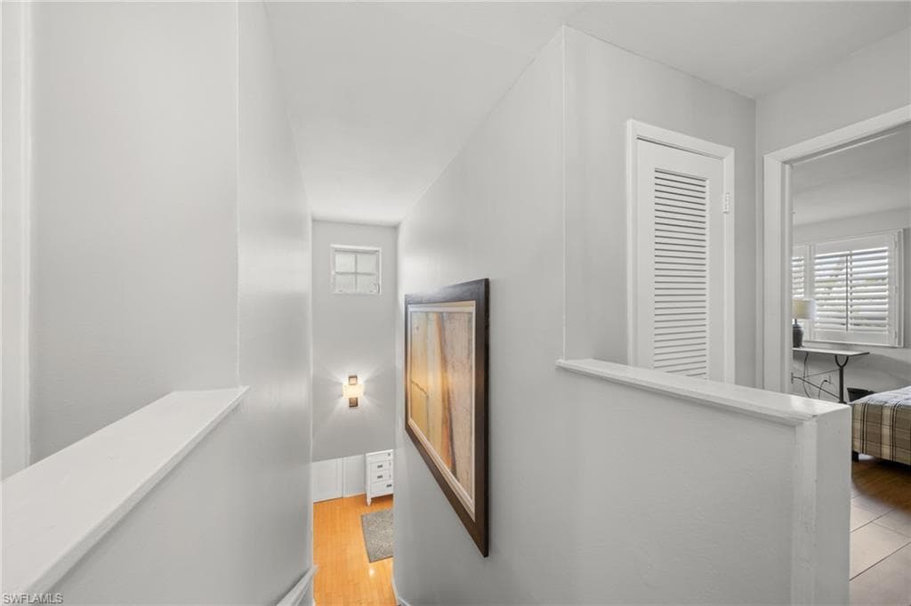 1030 Aqua LN-11