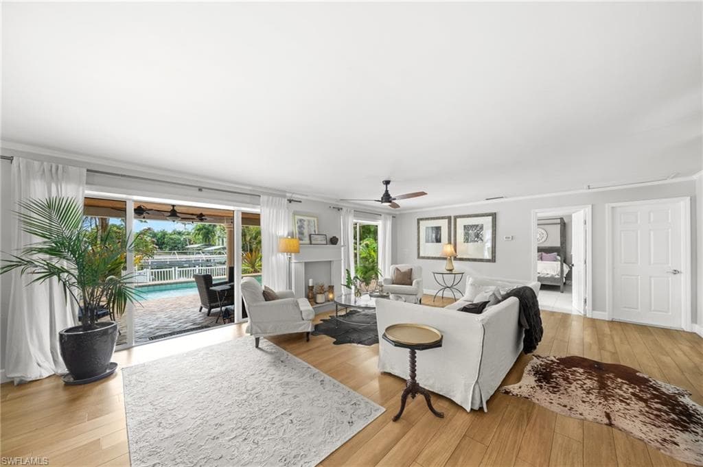 1030 Aqua LN-6