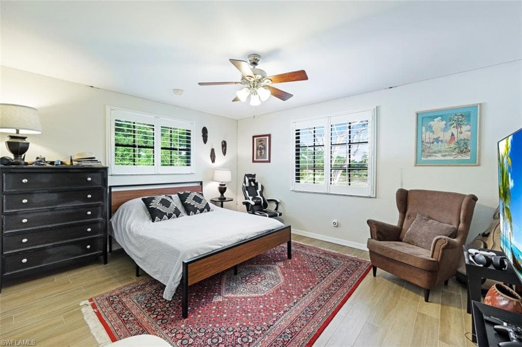 1030 Aqua LN-18
