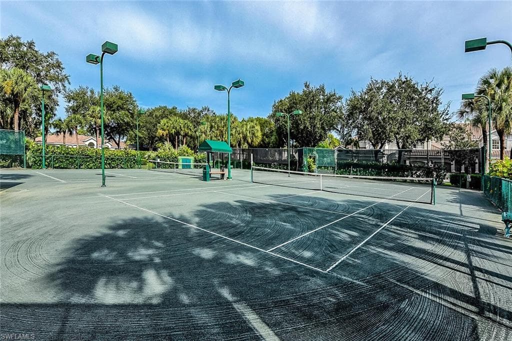 6812 Satinleaf RD S # 202, NAPLES FL 34109-26