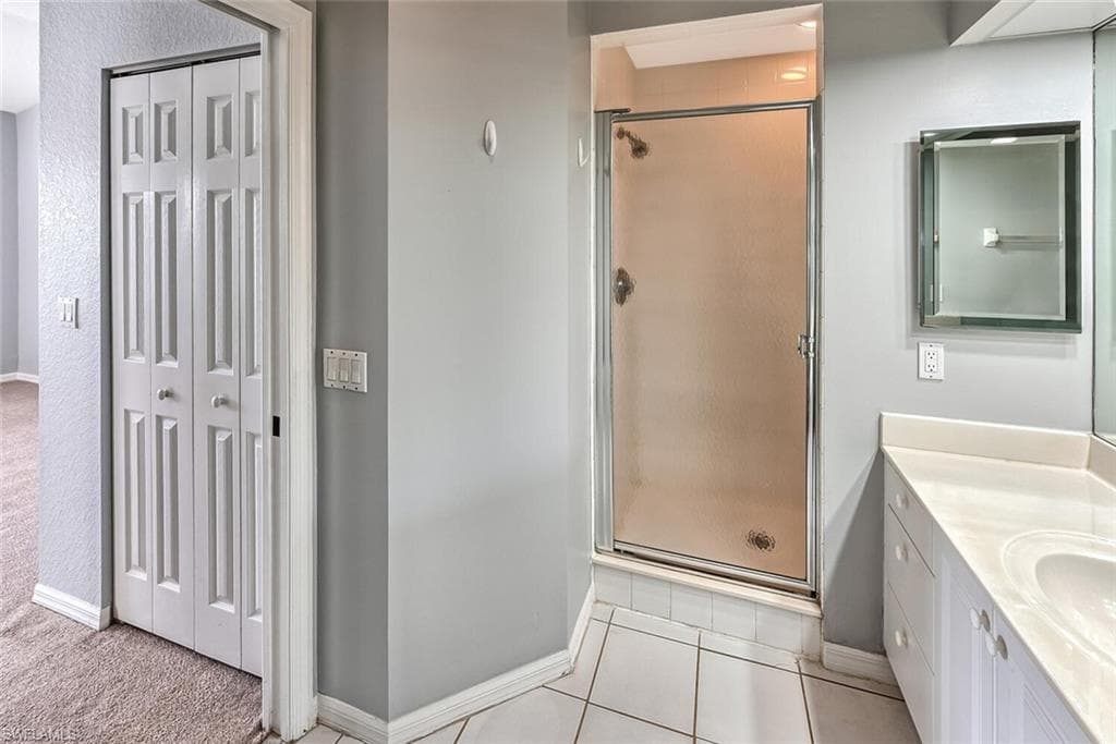 6812 Satinleaf RD S # 202, NAPLES FL 34109-12