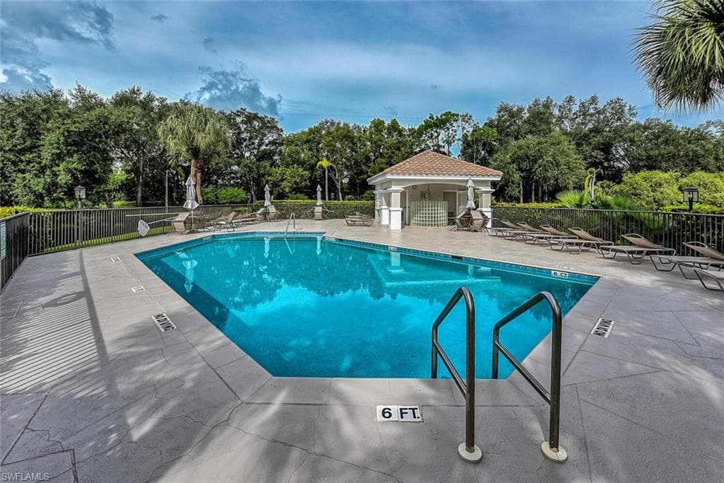 6812 Satinleaf RD S # 202, NAPLES FL 34109-27