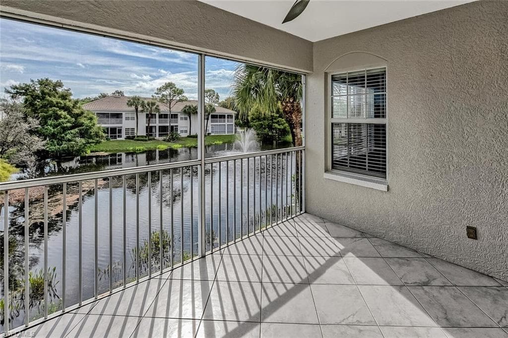 6812 Satinleaf RD S # 202, NAPLES FL 34109-18