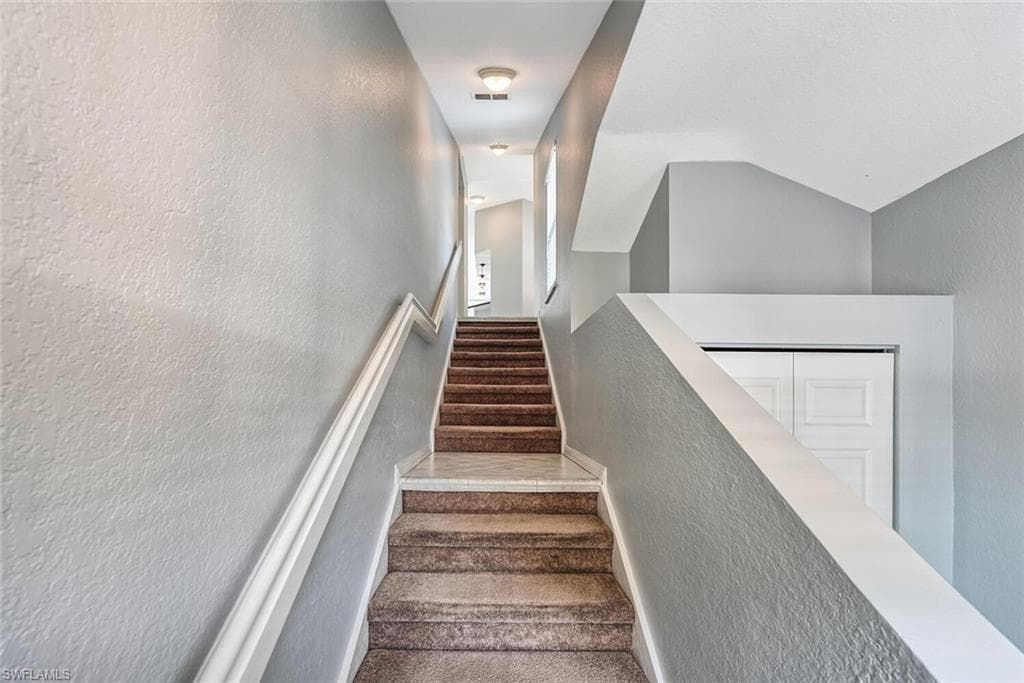 6812 Satinleaf RD S # 202, NAPLES FL 34109-3