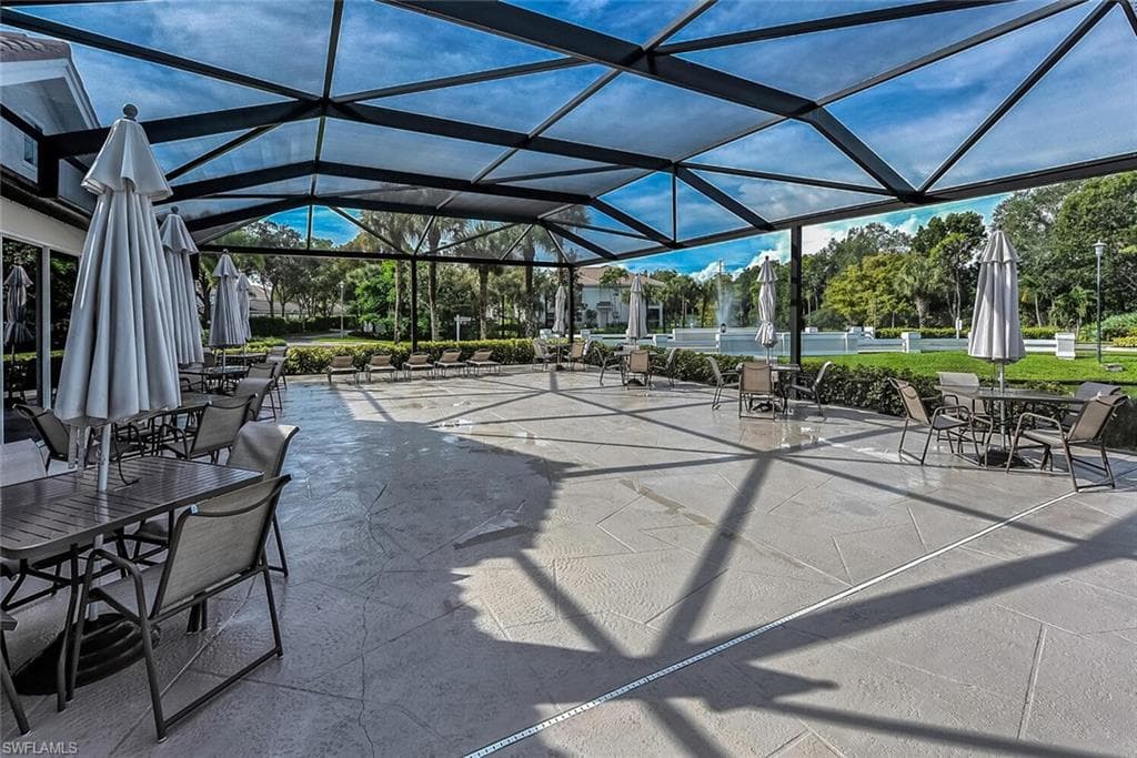 6812 Satinleaf RD S # 202, NAPLES FL 34109-24