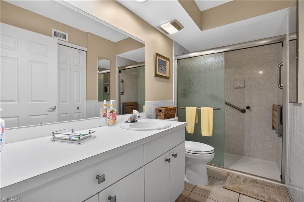 28881 Bermuda Lago CT # 202, BONITA SPRINGS FL 34134-19