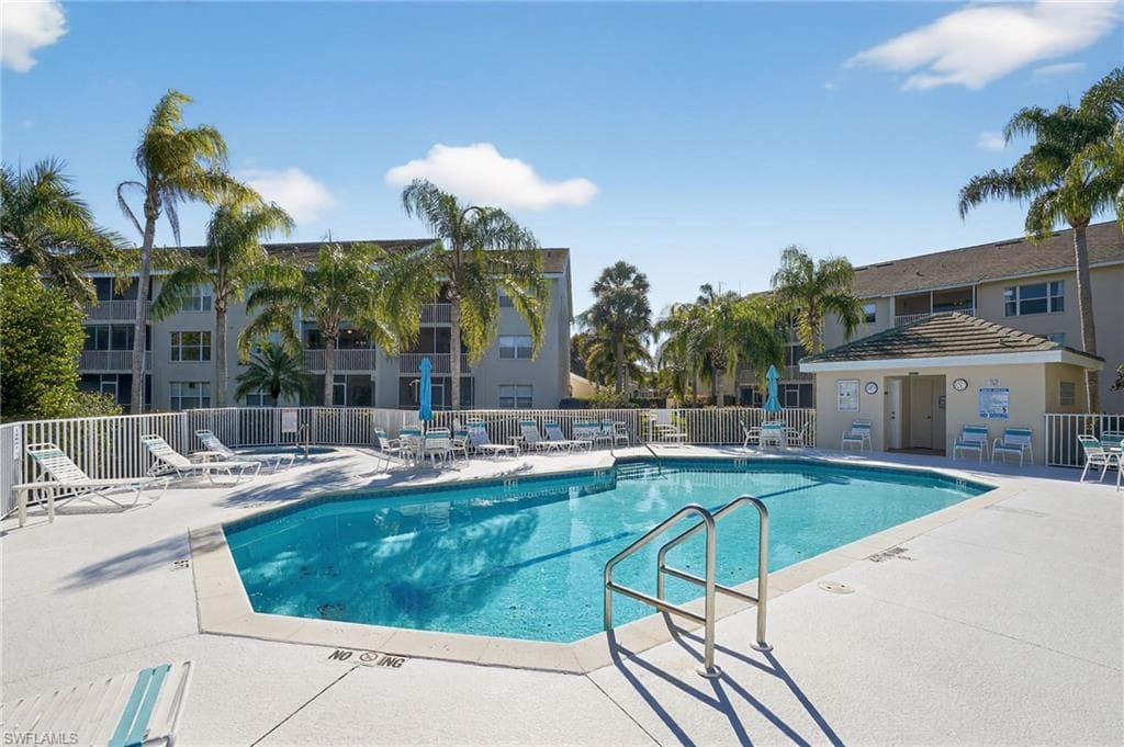 28881 Bermuda Lago CT # 202, BONITA SPRINGS FL 34134-29