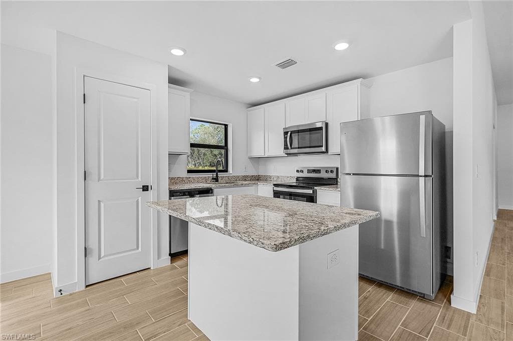 706 Zeppelin PL, FORT MYERS FL 33913-6