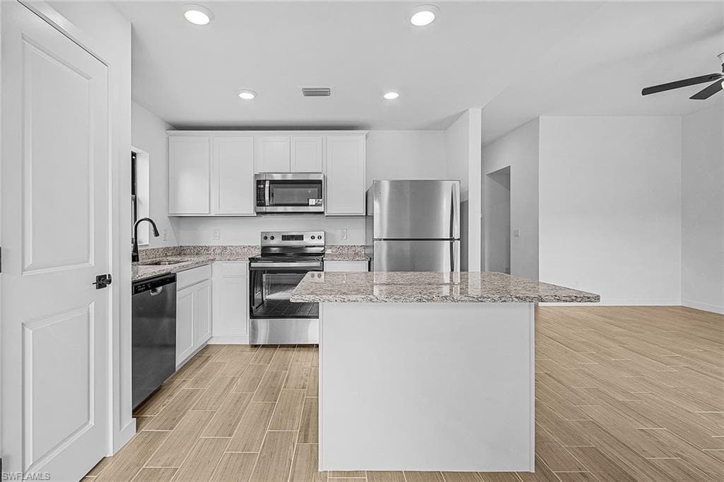 706 Zeppelin PL, FORT MYERS FL 33913-7