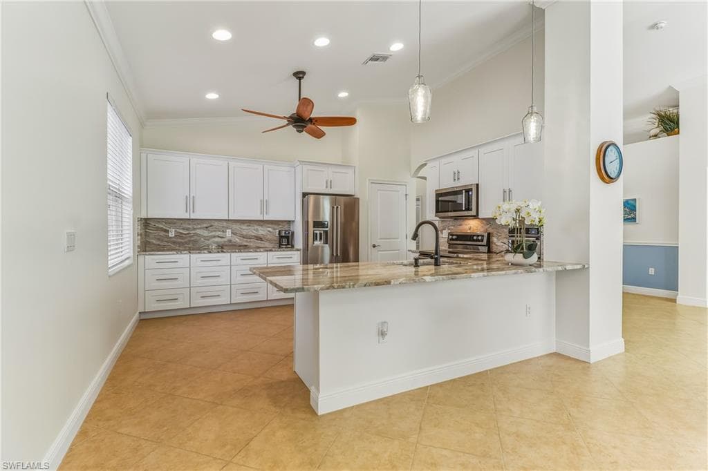 8622 Sumner AVE, FORT MYERS FL 33908-5