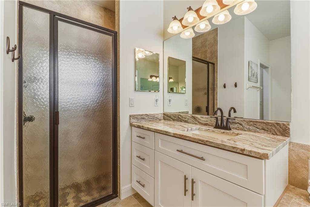 8622 Sumner AVE, FORT MYERS FL 33908-25