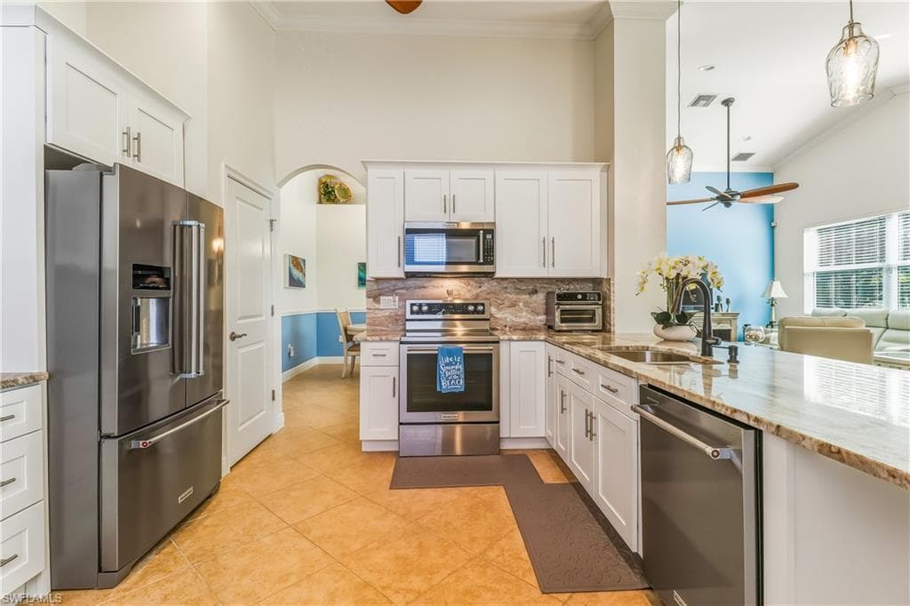 8622 Sumner AVE, FORT MYERS FL 33908-6