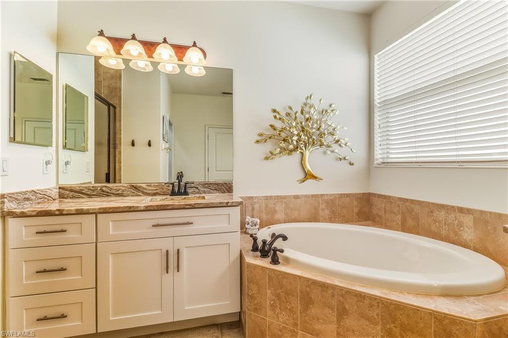 8622 Sumner AVE, FORT MYERS FL 33908-23