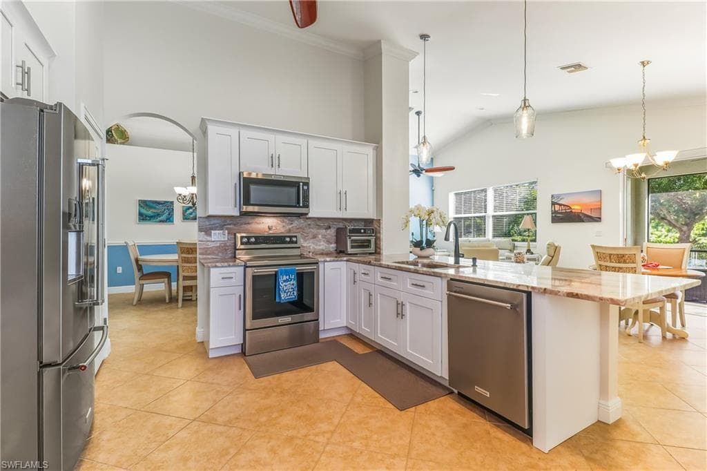 8622 Sumner AVE, FORT MYERS FL 33908-7