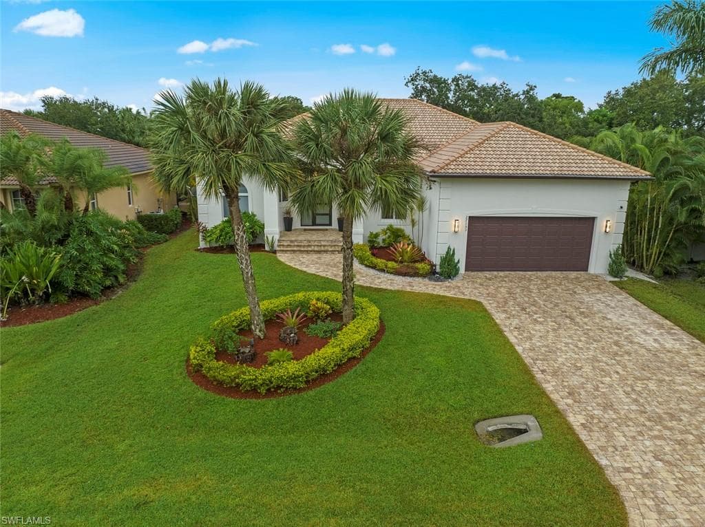 27153 Barefoot LN, BONITA SPRINGS FL 34135-41