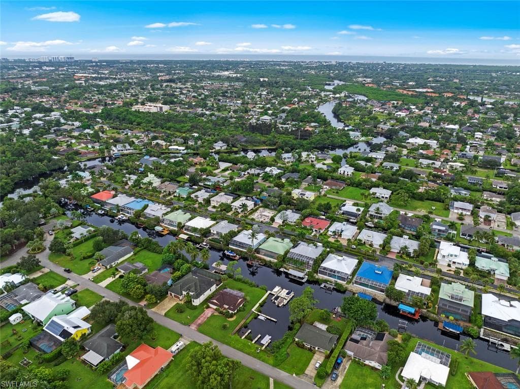 27153 Barefoot LN, BONITA SPRINGS FL 34135-48