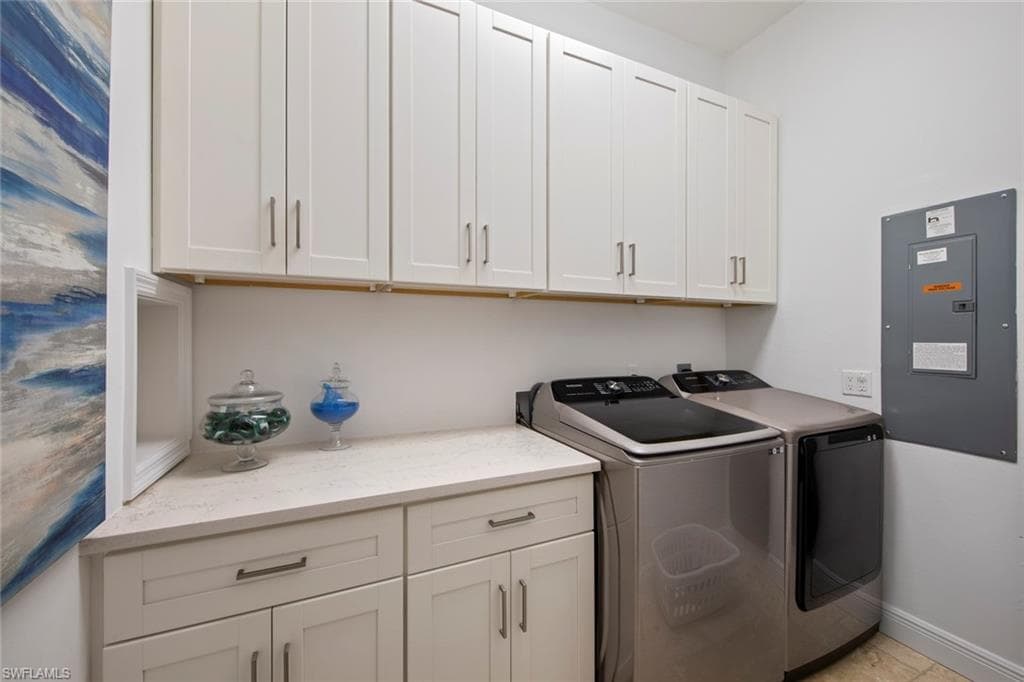 27153 Barefoot LN, BONITA SPRINGS FL 34135-13