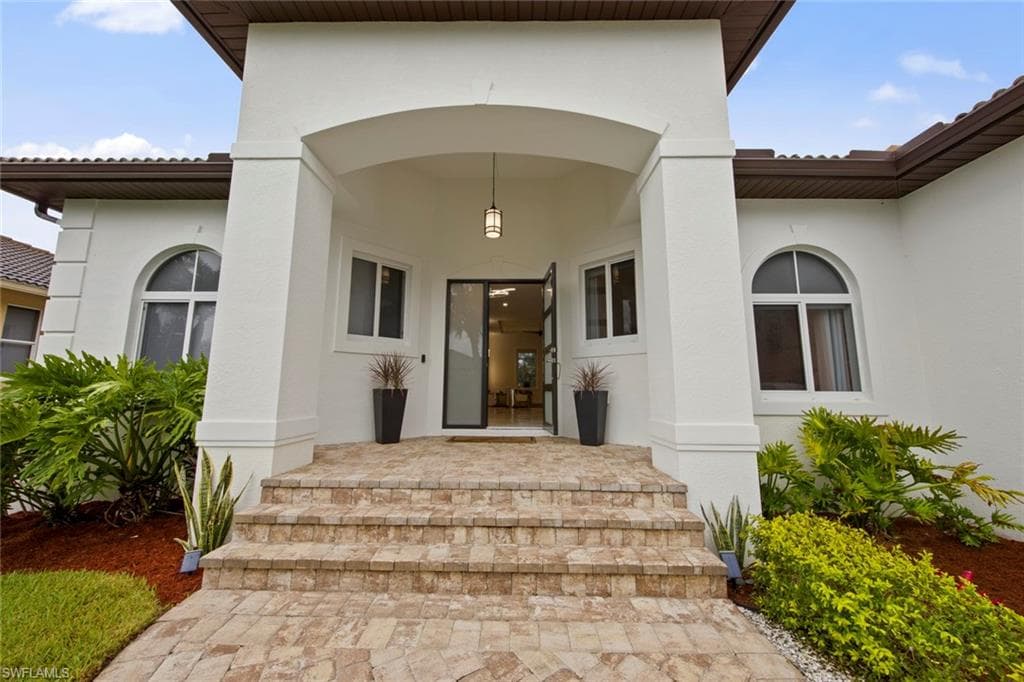 27153 Barefoot LN, BONITA SPRINGS FL 34135-36