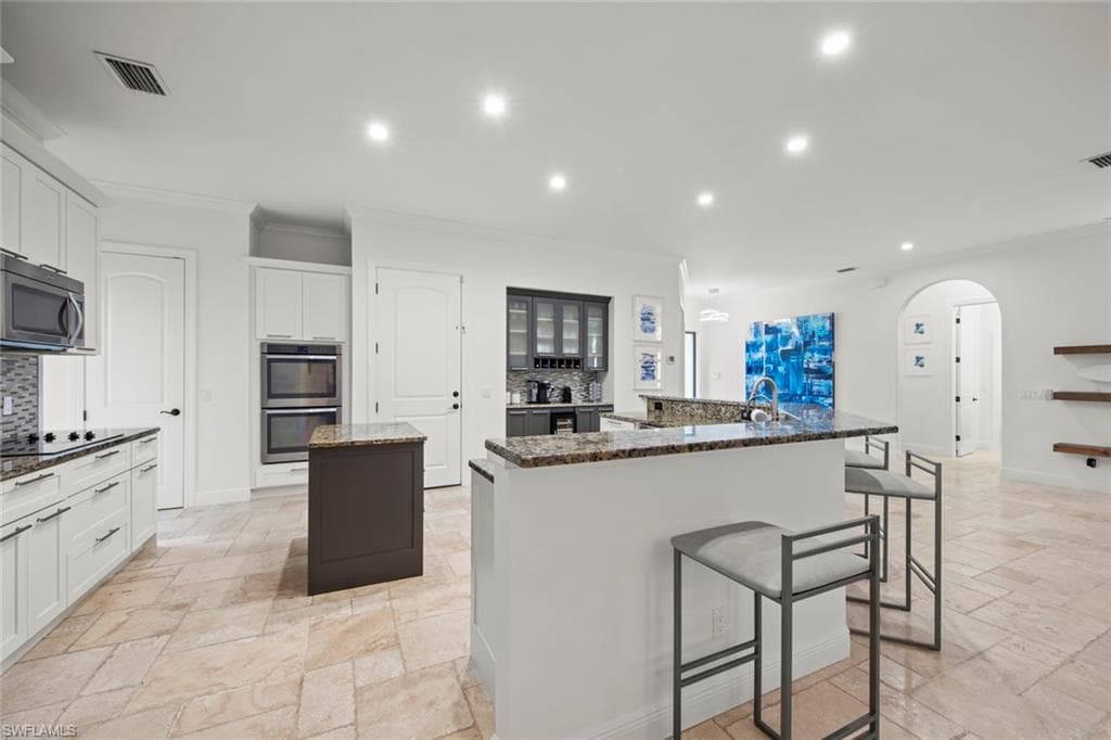 27153 Barefoot LN, BONITA SPRINGS FL 34135-18