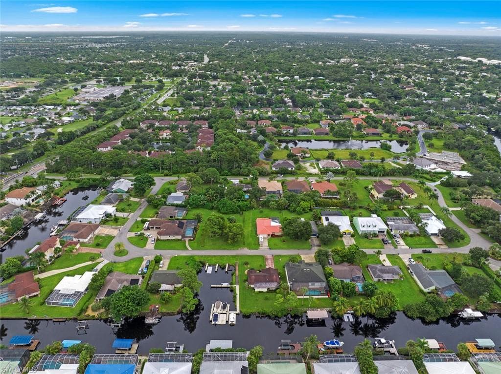 27153 Barefoot LN, BONITA SPRINGS FL 34135-43