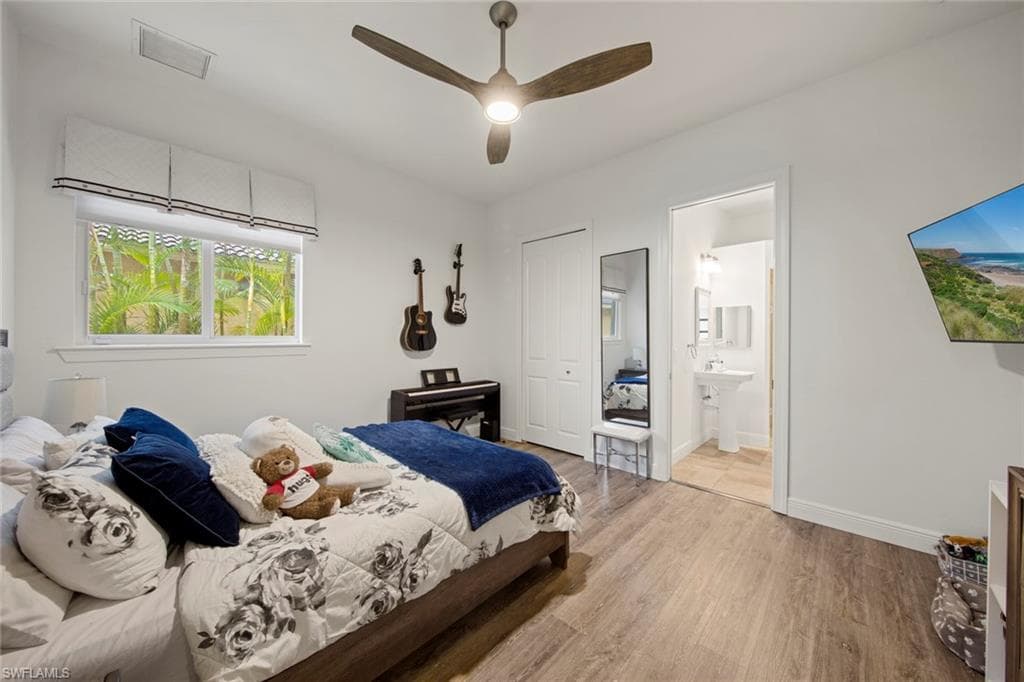 27153 Barefoot LN, BONITA SPRINGS FL 34135-28