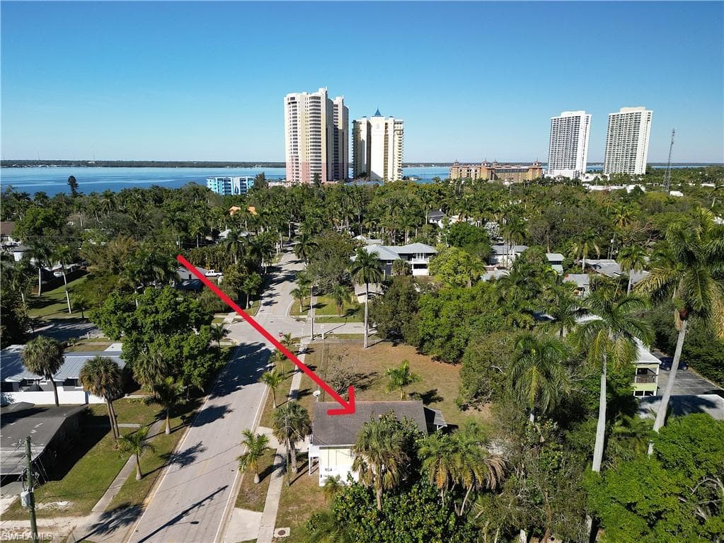 1615 Cranford AVE, FORT MYERS FL 33916-21