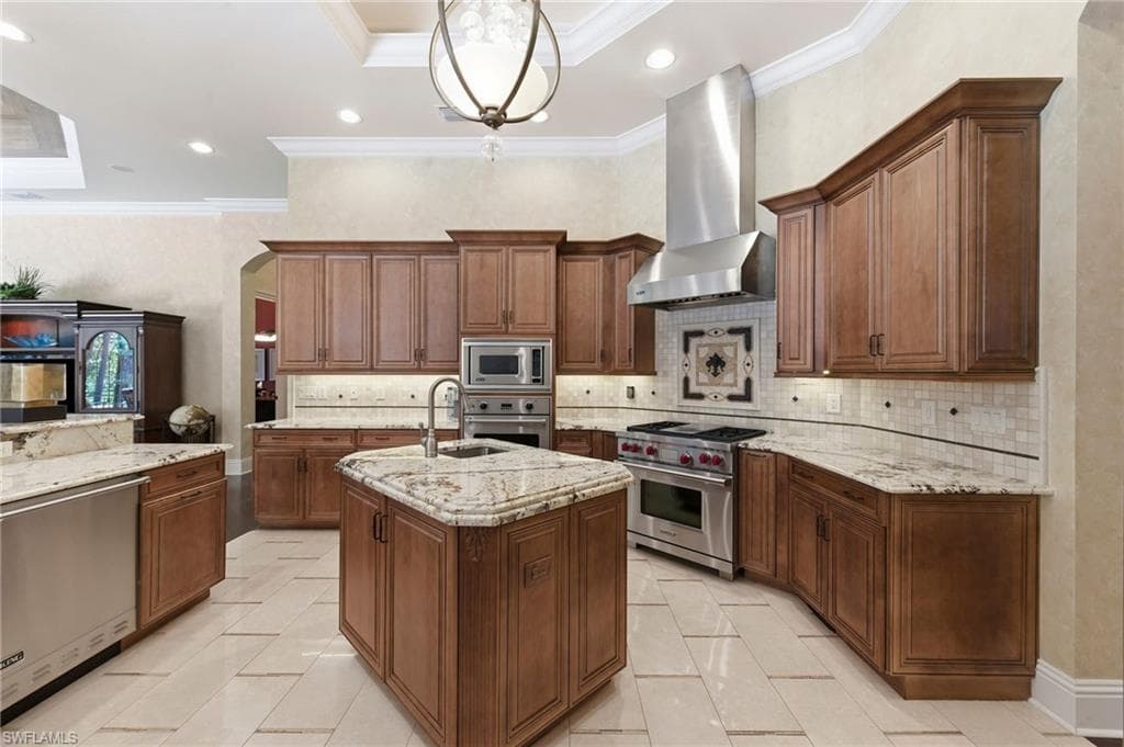 4415 Club Estates DR, NAPLES FL 34112-9