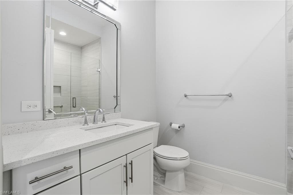 21490 Strada Nuova CIR # 307, ESTERO FL 33928-30