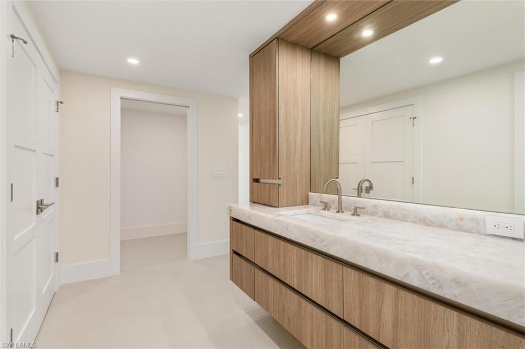 980 Cape Marco DR # 1705, MARCO ISLAND FL 34145-22