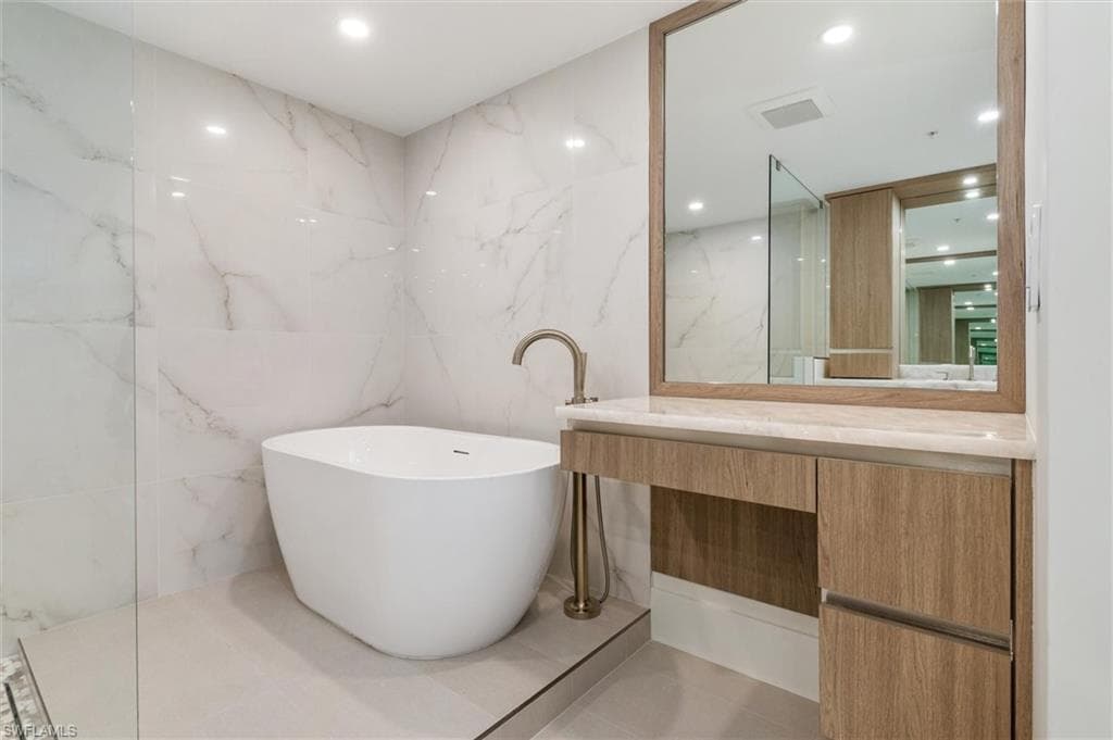 980 Cape Marco DR # 1705, MARCO ISLAND FL 34145-21