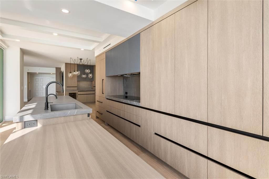 980 Cape Marco DR # 1705, MARCO ISLAND FL 34145-8