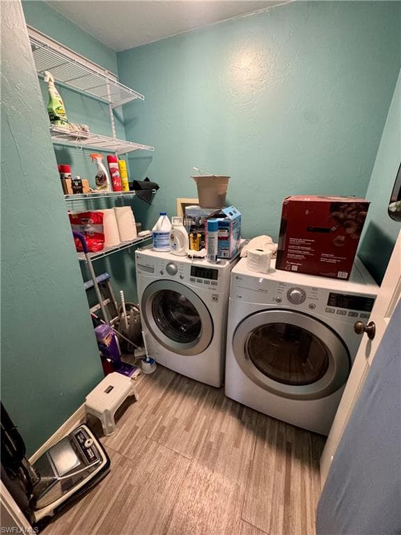 501 Lake Louise CIR # 203, NAPLES FL 34110-14