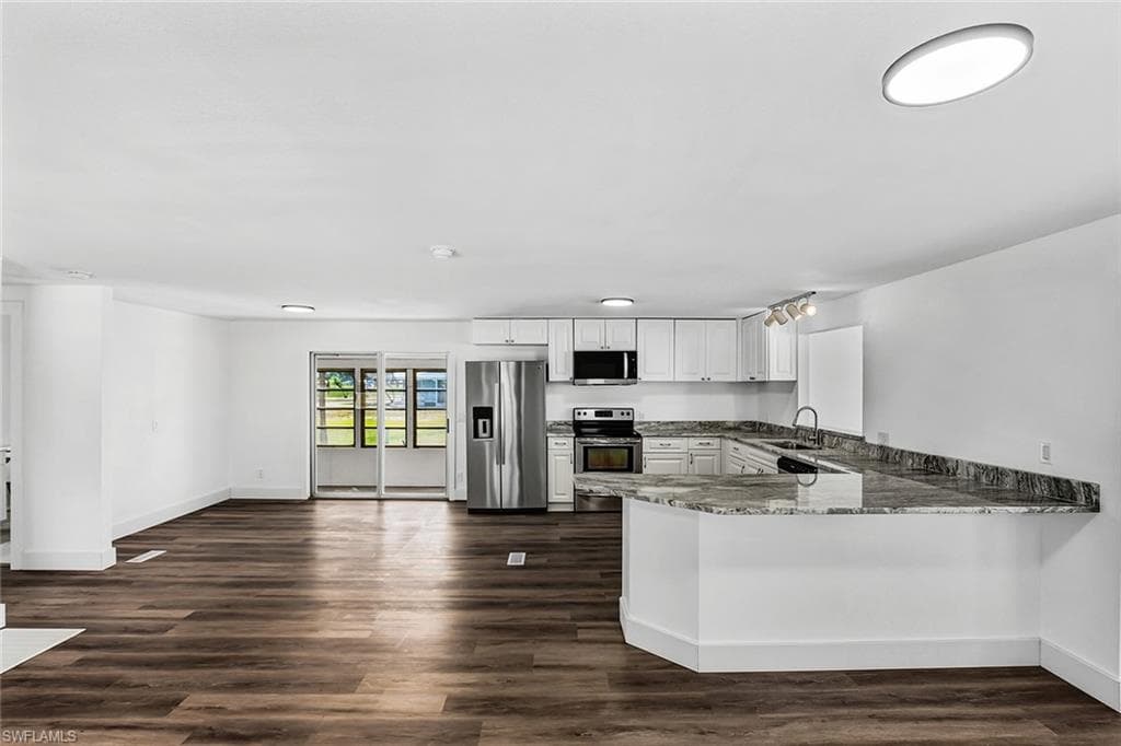 13651 Grackle DR-16
