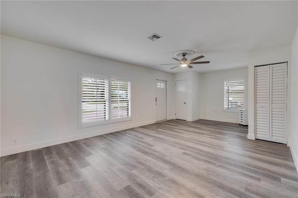1542 Coconut DR-5