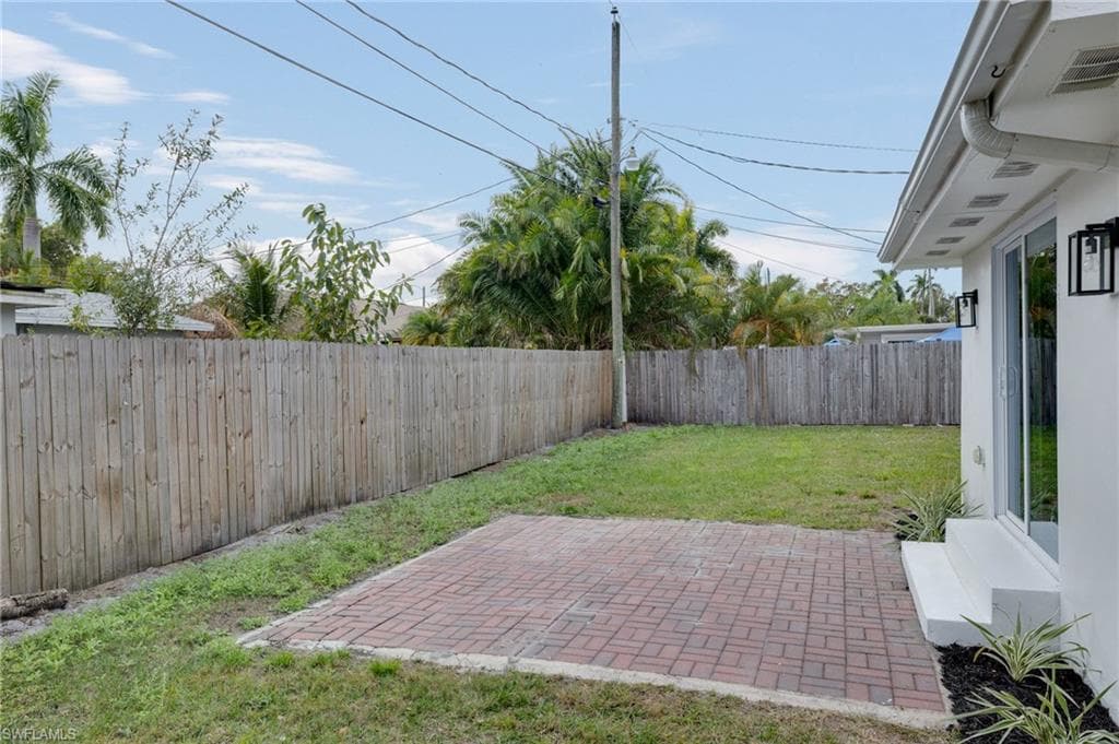 1542 Coconut DR-25