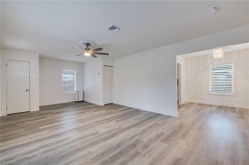 1542 Coconut DR-6
