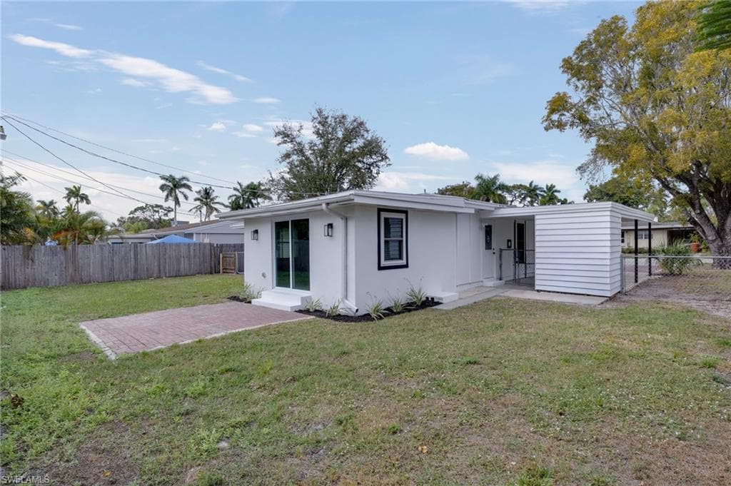 1542 Coconut DR-19