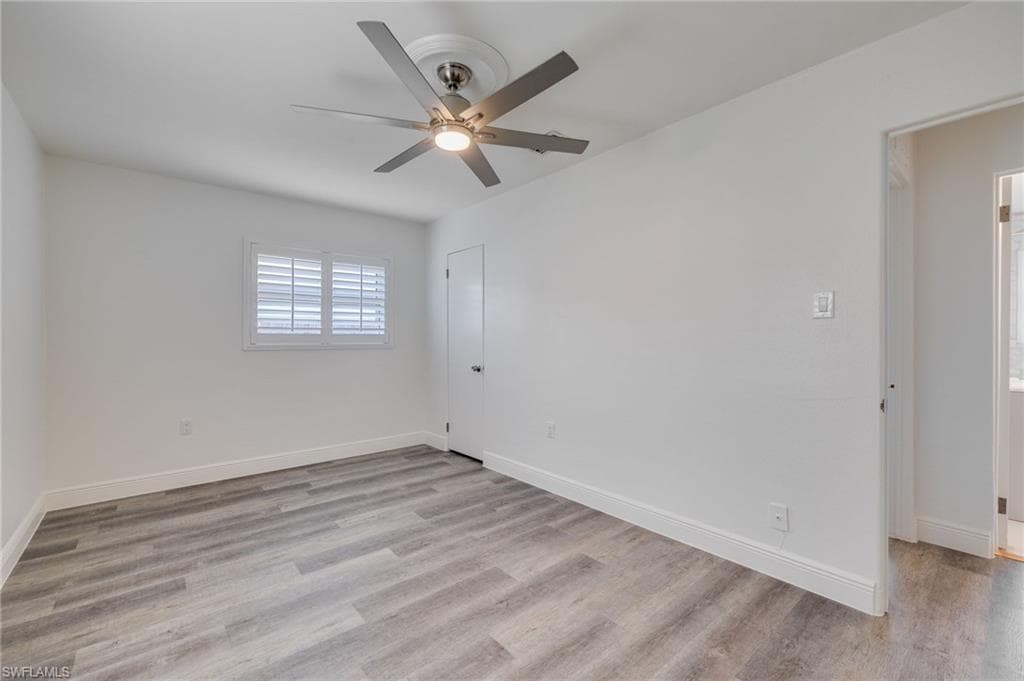 1542 Coconut DR-18