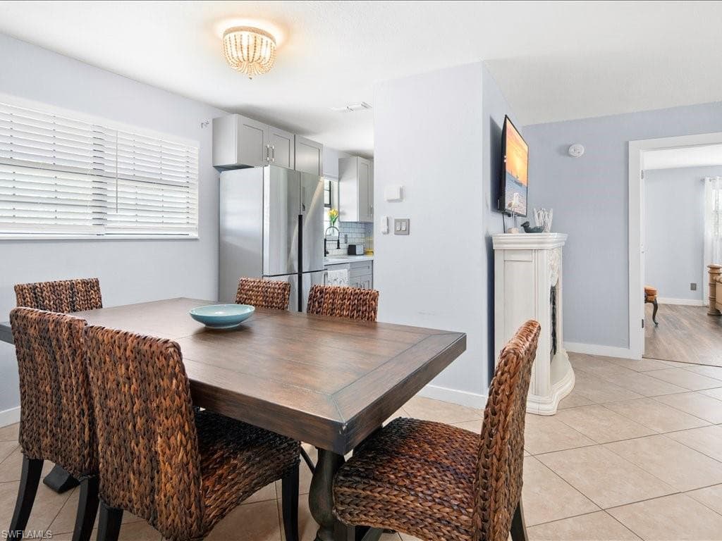 2469 Florida AVE, NAPLES FL 34112-11